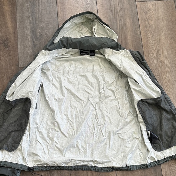 Marmot Hooded Gray Two Toned Rain Shell with Light Lining - Picture 3 of 5
